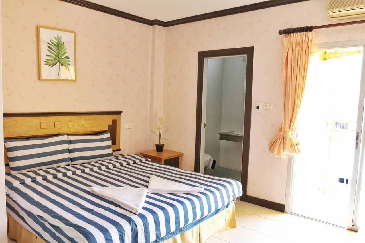 The Galiness International Backpacker Hostel Phuket Patong Buitenkant foto