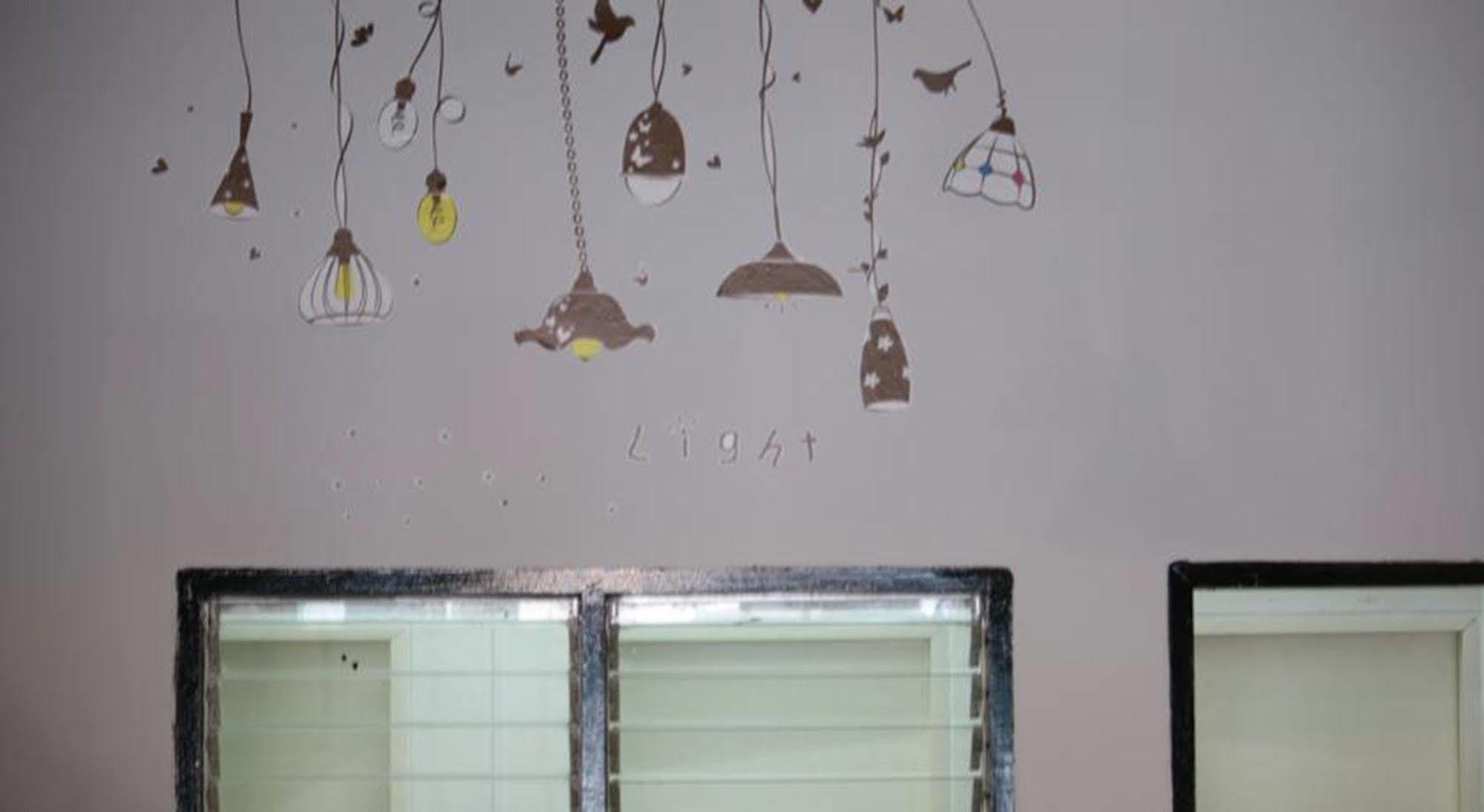 The Galiness International Backpacker Hostel Phuket Patong Buitenkant foto